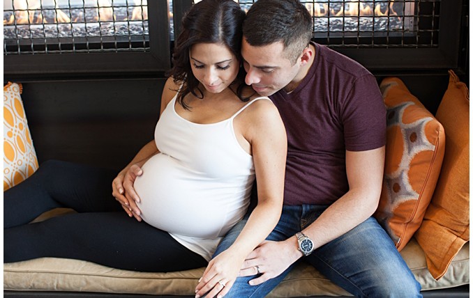 Maryland Maternity Session | Fells Point Baltimore | Photo by Richard and Tara Photography