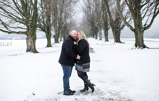 Maryland Winter Engagement Session | Engagement Session in the Snow | Photo by Richard and Tara Photography